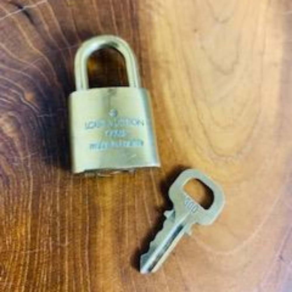Authentic Louis Vuitton Lock and Key #300 - Picture 3 of 6